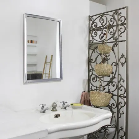 Apartment Charming Parisian Just Steps From Montmartre Paris