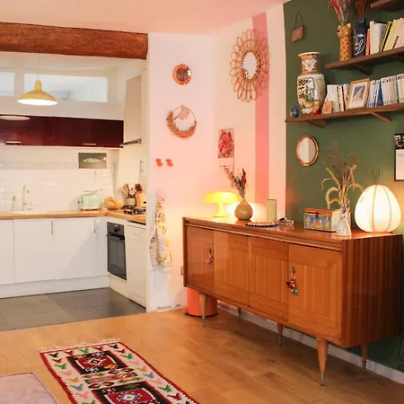 Apartment Charming Parisian Just Steps From Montmartre Paris