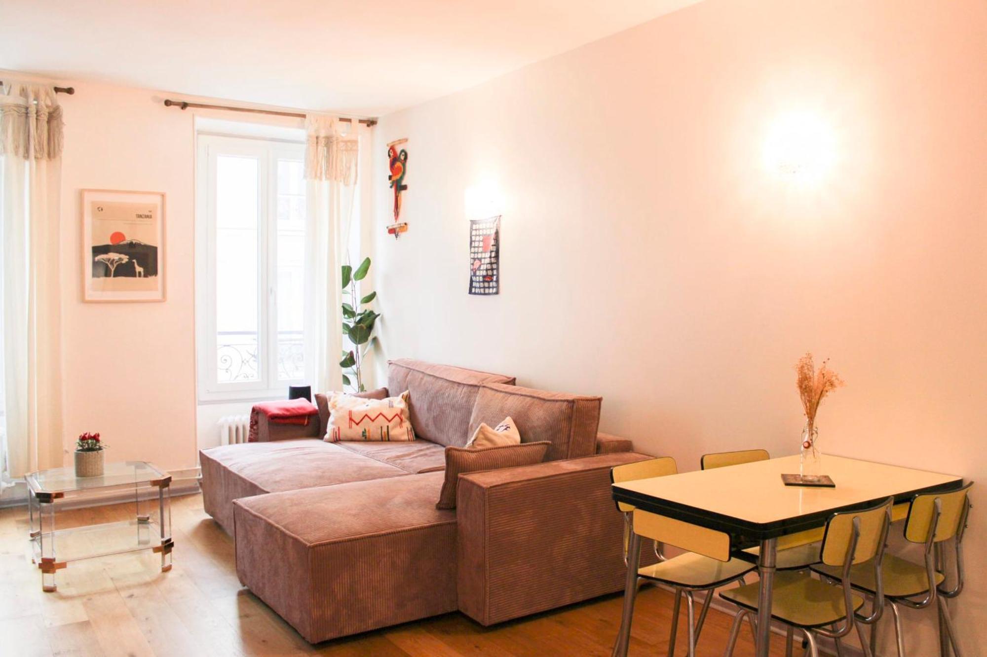 Charming Parisian Just Steps From Montmartre *